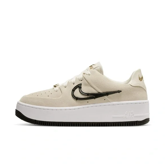 【NIKE】★AIR FORCE 1 SAGE LOW LX CREAM★ Nike Air Force 1 Sage Low LX 